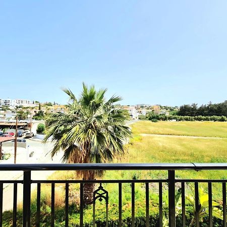 Stunning Views' Apartment With Pool بافوس المظهر الخارجي الصورة