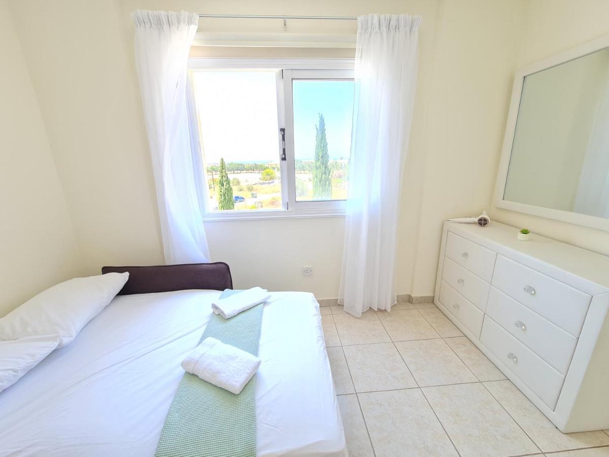 Stunning Views' Apartment With Pool بافوس المظهر الخارجي الصورة