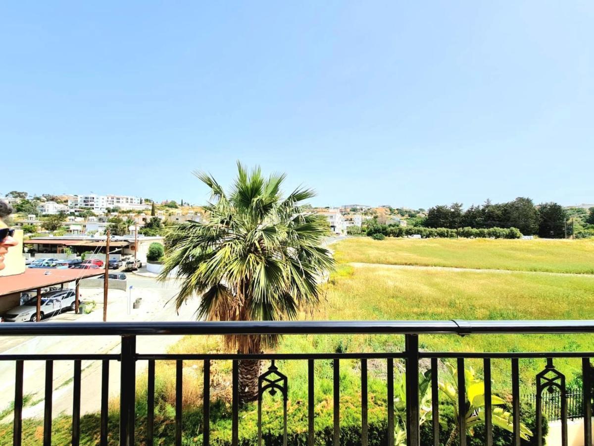 Stunning Views' Apartment With Pool بافوس المظهر الخارجي الصورة